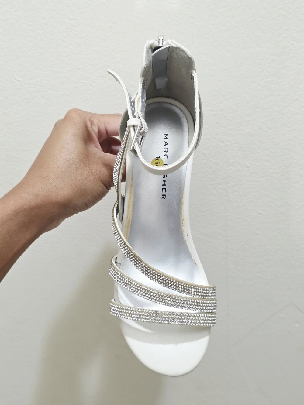 MARC FISHER Kids KENDALL SALTO style MCF127 White Rhinestone Heels Size 2 IN BOX